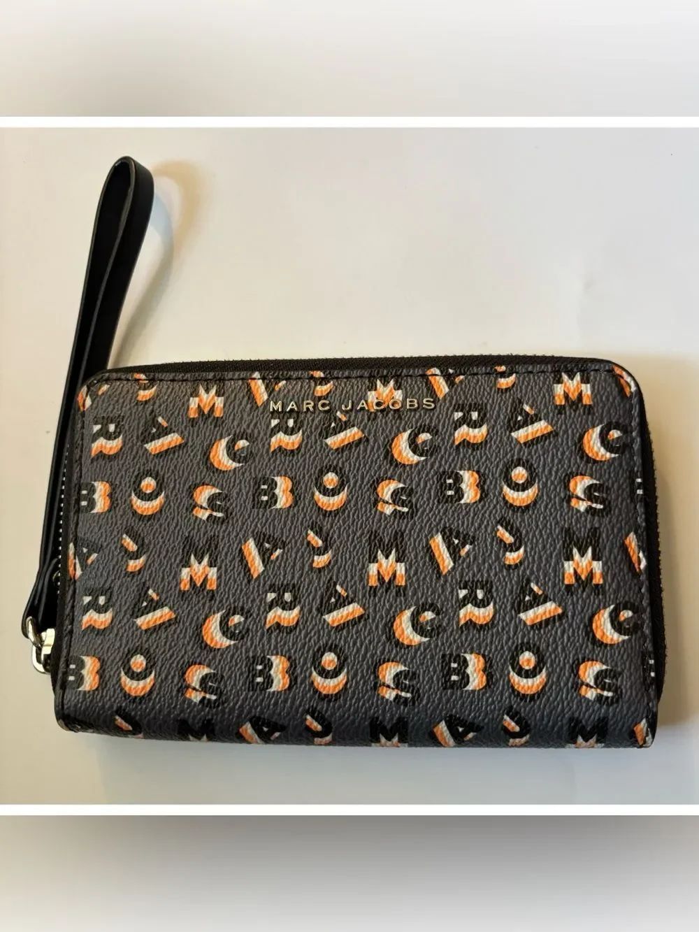 Rare~Marc Jacobs Original Logo Monogram Leather Wristlet ~ Exellent